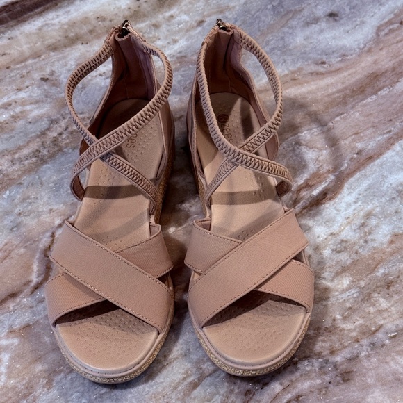 Women’s BZees Bali Sand Wedge Sandal- taupe. Size 8.5 - Picture 4 of 7